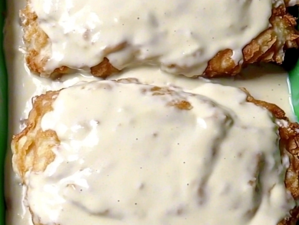 chicken fried steak country gravy'3